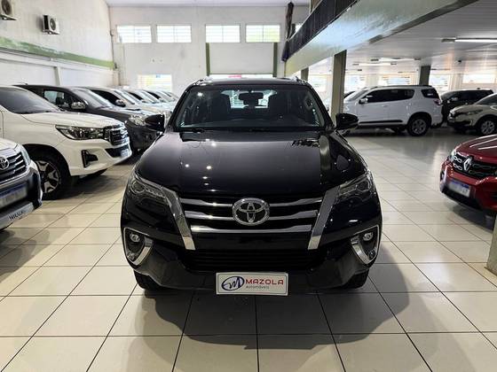 TOYOTA HILUX SW4 2.8 SRX 4X4 7 LUGARES 16V TURBO INTERCOOLER DIESEL 4P AUTOMÁTICO TOYOTA HILUX SW4 2.8 SRX 4X4 7 LUGARES 16V TURBO INTERCOOLER DIESEL 4P AUTOMÁTICO